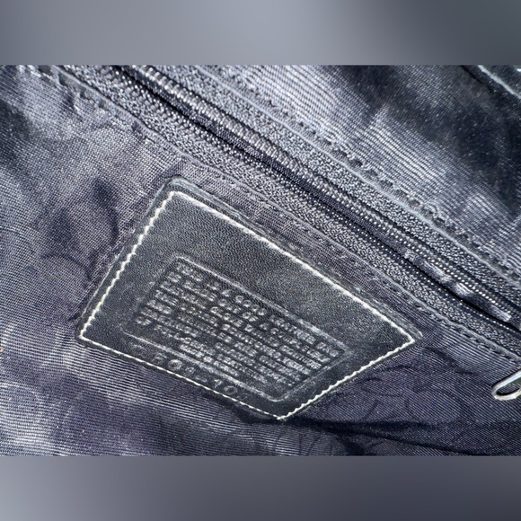 Early 2000s black coach purse - Picture 5 of 5